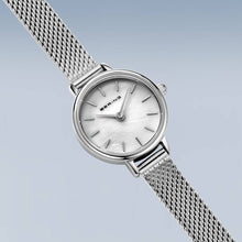 Charger l'image dans la galerie, Extra Small Bering Watch