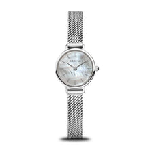 Charger l'image dans la galerie, Extra Small Bering Watch
