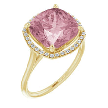 Charger l'image dans la galerie, 14k Yellow Gold Rose Quartz and Diamond Ring