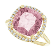 Charger l'image dans la galerie, 14k Yellow Gold Rose Quartz and Diamond Ring