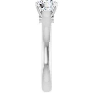 Round Diamond Engagement Ring