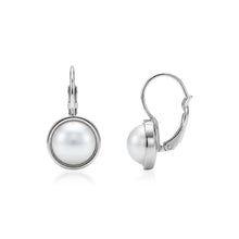 Charger l'image dans la galerie, ROUND PEARL LEVERBACK EARRINGS
