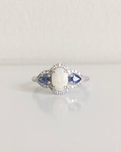 Charger l&#39;image dans la galerie, 10k White Gold Opal, Blue Sapphire and Diamond Ring
